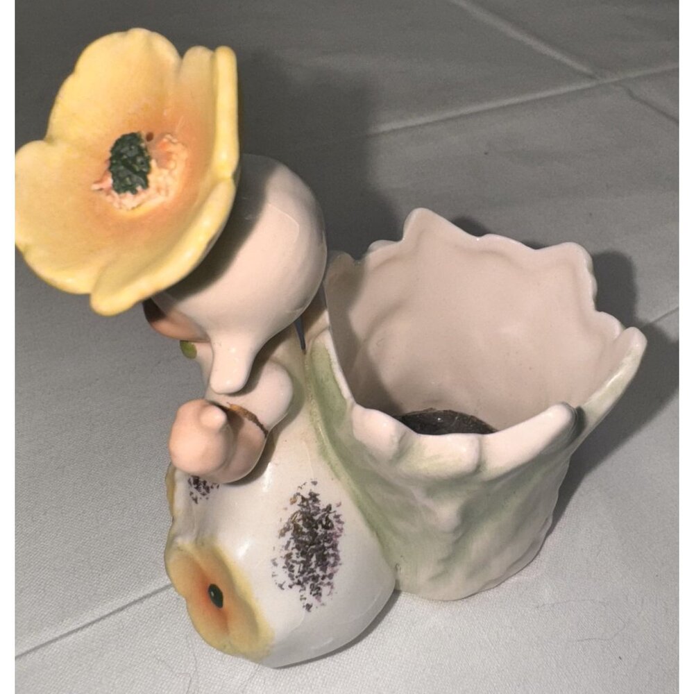 1c2787 Vintage NAPCO Yellow Flower Girl Ceramic Planter Figurine - Picture 5 of 9